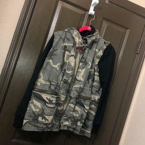 Camouflage utility jacket